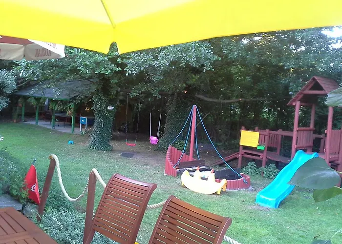 Goscinne Pod Knotem בית אירוח